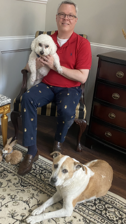 photo of Gary Jones and his 2 dogs