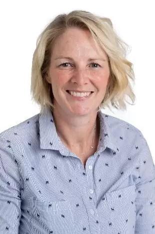 Dr. Fiona Hollinshead